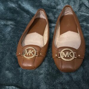 Micheal Kors Flats